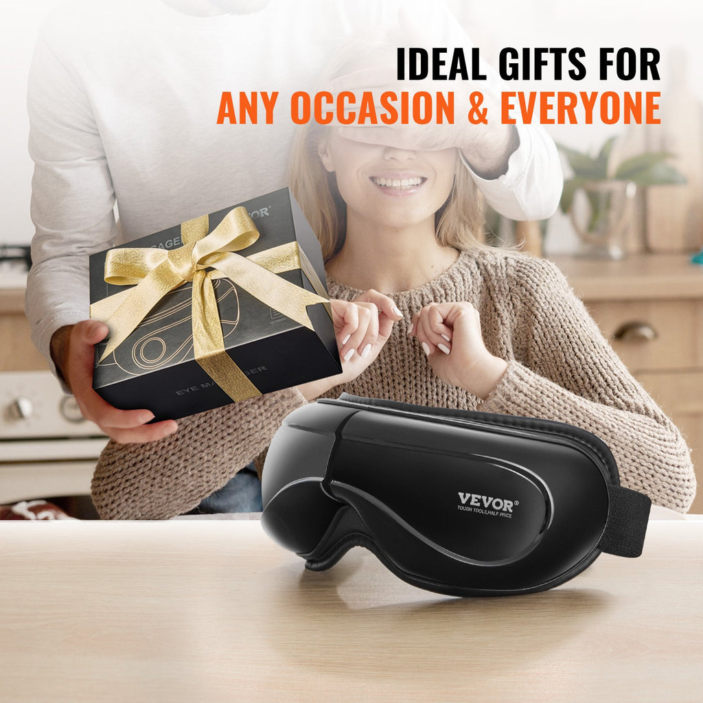 LONGÉ Solace eye massager in use